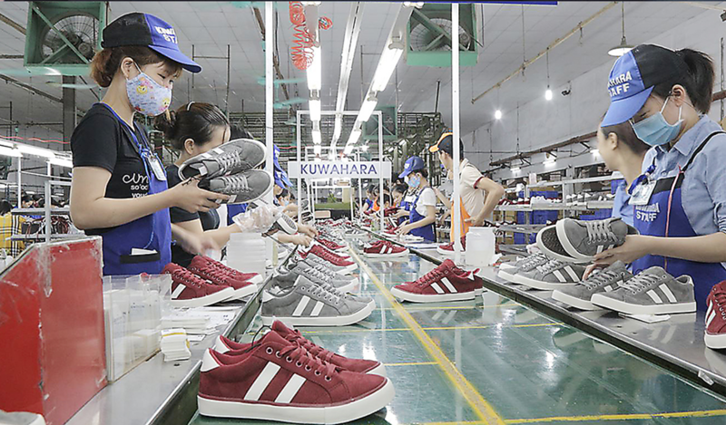 Lần đầu tiên trong lịch sử, Việt Nam đứng thứ hai trên thế giới về xuất khẩu giày dép