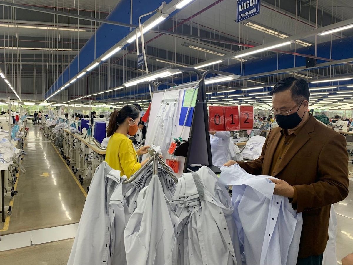Thế giới chuộng quần áo tái chế, dệt may Việt Nam phải thay đổi